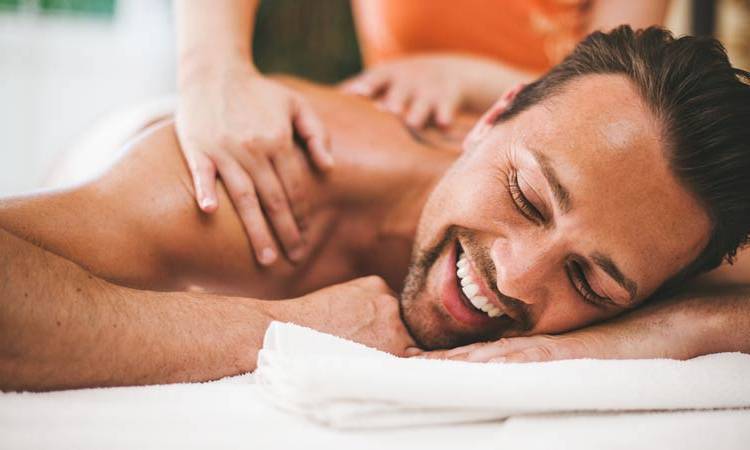 Massagem terapêutica e massagem erótica entenda a diferença